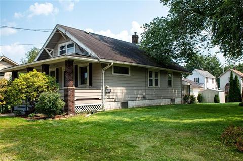 76 Harvey, Struthers, OH 44471 photo 3