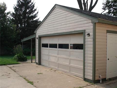 3145 Wilson Ave, Ashtabula, OH 44004 photo 2