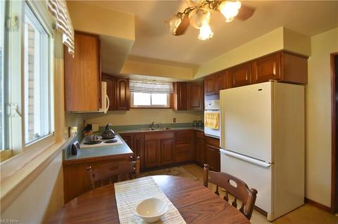 602 High St, Elyria, OH 44035 photo 7