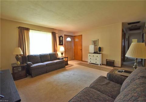 602 High St, Elyria, OH 44035 photo 5
