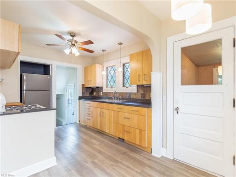 6502 Hampstead Ave, Parma, OH 44129 photo 17