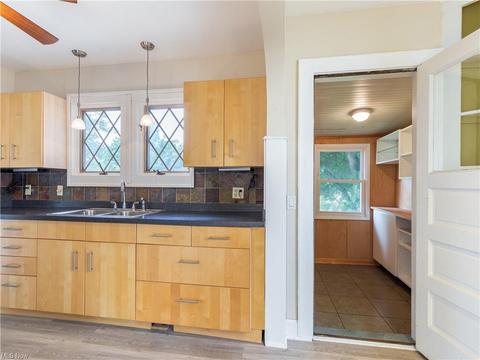 6502 Hampstead Ave, Parma, OH 44129 photo 18