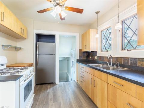 6502 Hampstead Ave, Parma, OH 44129 photo 19