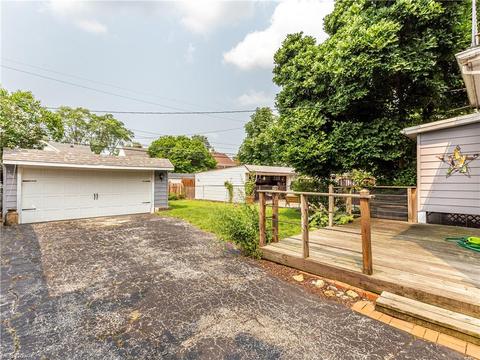 6502 Hampstead Ave, Parma, OH 44129 photo 4
