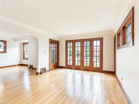 6502 Hampstead Ave, Parma, OH 44129 photo 9