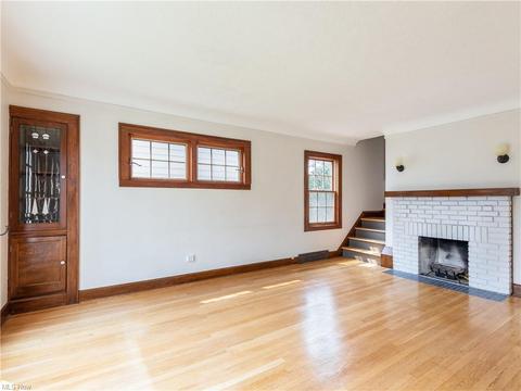 6502 Hampstead Ave, Parma, OH 44129 photo 7