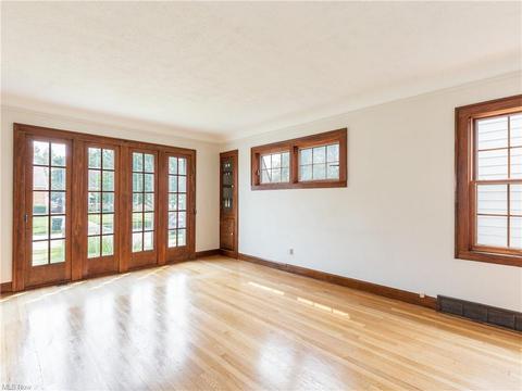 6502 Hampstead Ave, Parma, OH 44129 photo 10