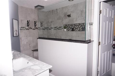 6870 Red Deer Cir NW, Canton, OH 44708 photo 25