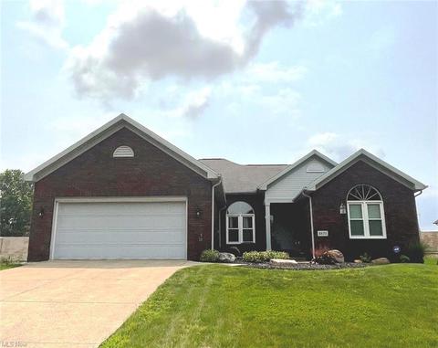 6870 Red Deer Cir NW, Canton, OH 44708 photo 1
