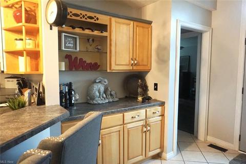 6870 Red Deer Cir NW, Canton, OH 44708 photo 17