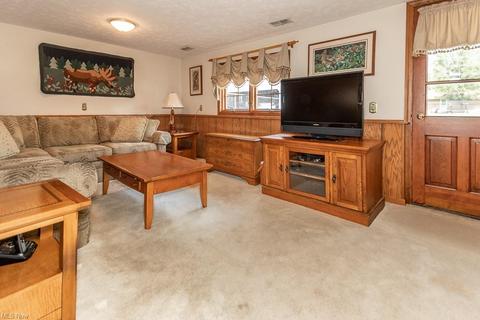 7713 Manor Dr, Mentor On The Lake, OH 44060 photo 6