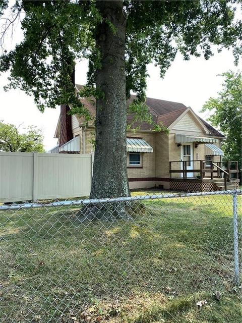 809 Hocking Rd, Belpre, OH 45714 photo 2
