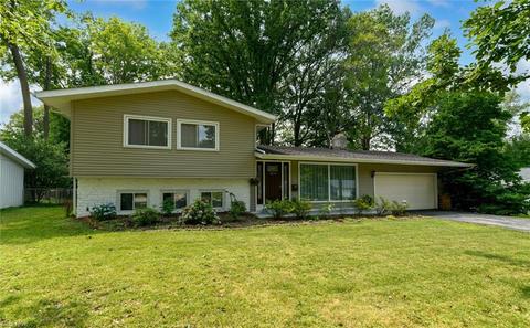 5294 Chickadee Ln, Lyndhurst, OH 44124 photo 1