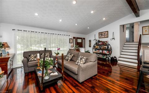 5294 Chickadee Ln, Lyndhurst, OH 44124 photo 5