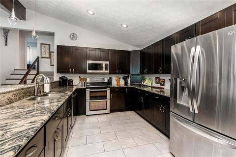 5294 Chickadee Ln, Lyndhurst, OH 44124 photo 9