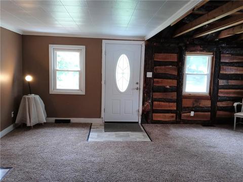 554 E State, Barberton, OH 44203 photo 8