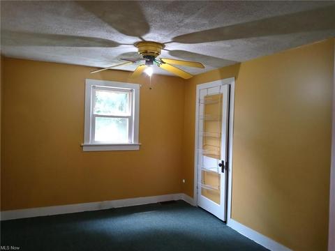 554 E State, Barberton, OH 44203 photo 11