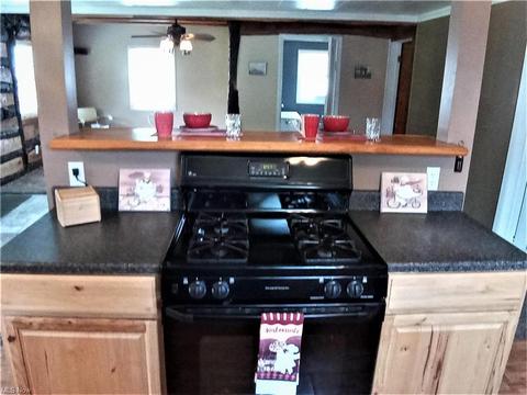 554 E State, Barberton, OH 44203 photo 5