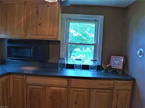 554 E State, Barberton, OH 44203 photo 6