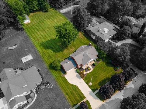 179 Windbrook Ct, Elyria, OH 44035 photo 3