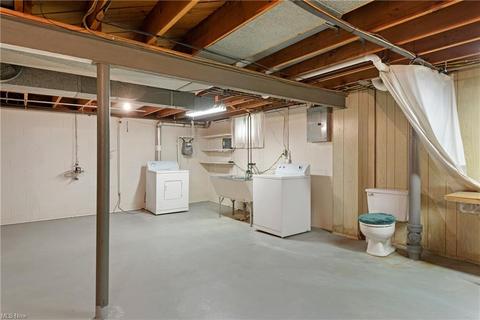474 W Omar St, Struthers, OH 44471 photo 16