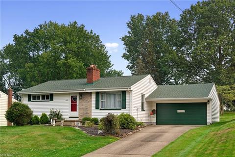 474 W Omar St, Struthers, OH 44471 photo 2