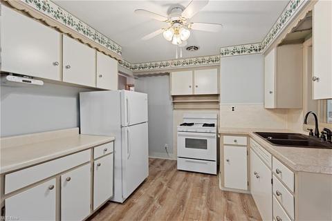 474 W Omar St, Struthers, OH 44471 photo 9