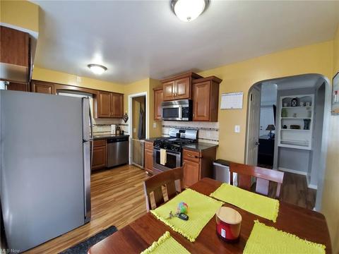 6103 Gilbert Ave, Parma, OH 44129 photo 5