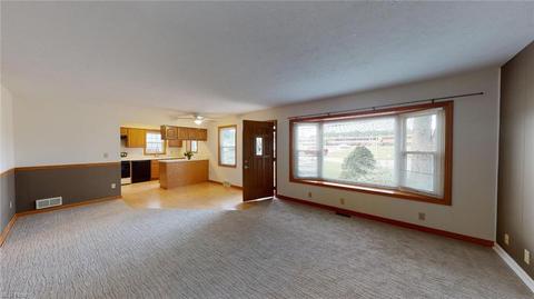 2316 Rockefeller Rd, Wickliffe, OH 44092 photo 2