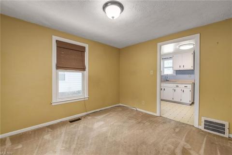 760 E 236th St, Euclid, OH 44123 photo 11