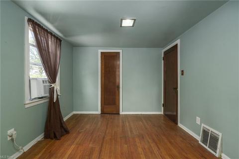 760 E 236th St, Euclid, OH 44123 photo 15