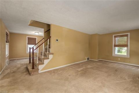 760 E 236th St, Euclid, OH 44123 photo 6