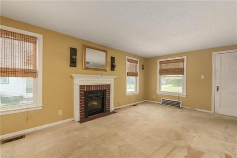 760 E 236th St, Euclid, OH 44123 photo 9