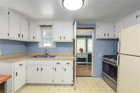 760 E 236th St, Euclid, OH 44123 photo 24