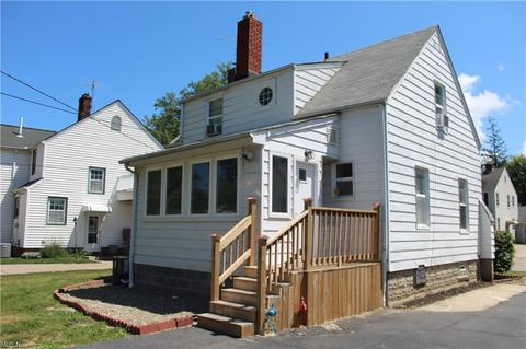 760 E 236th St, Euclid, OH 44123 photo 3