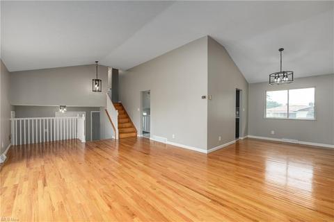 399 E Decker Dr, Seven Hills, OH 44131 photo 10