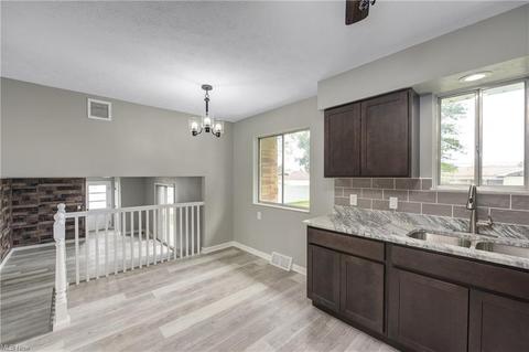 399 E Decker Dr, Seven Hills, OH 44131 photo 13