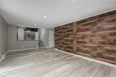 399 E Decker Dr, Seven Hills, OH 44131 photo 18