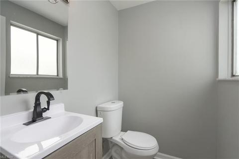 399 E Decker Dr, Seven Hills, OH 44131 photo 20