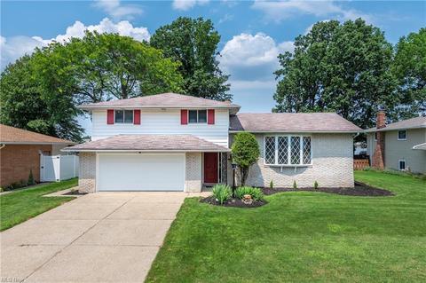 399 E Decker Dr, Seven Hills, OH 44131 photo 1