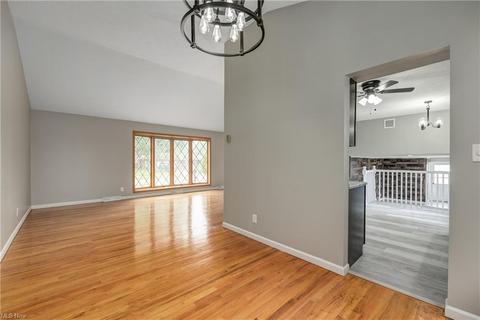 399 E Decker Dr, Seven Hills, OH 44131 photo 12