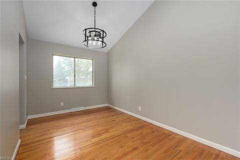 399 E Decker Dr, Seven Hills, OH 44131 photo 11