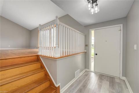 399 E Decker Dr, Seven Hills, OH 44131 photo 7