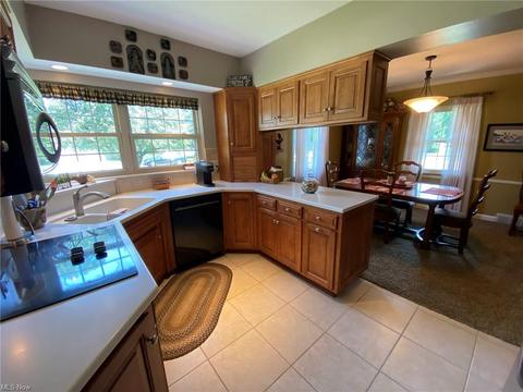331 E 15th St, Dover, OH 44622 photo 9