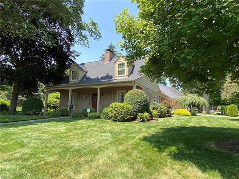 331 E 15th St, Dover, OH 44622 photo 2