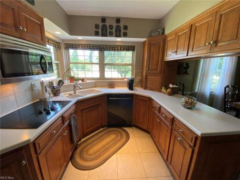 331 E 15th St, Dover, OH 44622 photo 8