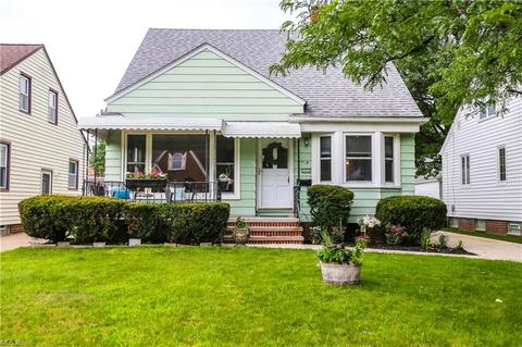 7718 Wainstead Dr, Parma, OH 44129 photo 1