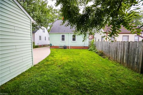 7718 Wainstead Dr, Parma, OH 44129 photo 27
