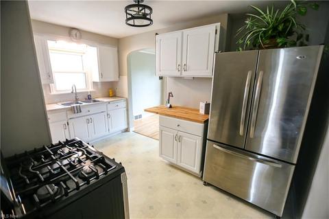7718 Wainstead Dr, Parma, OH 44129 photo 7