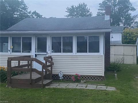 1864 Elm Dr, Ashtabula, OH 44004 photo 3